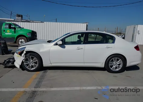 2013 Infiniti G37 Journey z USA, uszkodzony, nr VIN JN1CV6AP8DM304885
